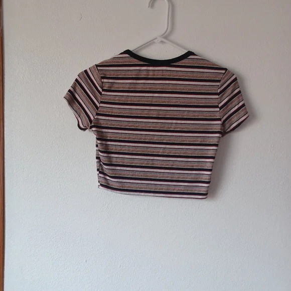 Crop top - Picture 3 of 9